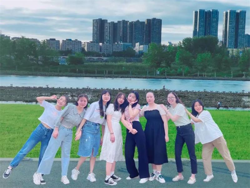 毕业季故事①｜“学霸实习寝室”：奋斗为底友情增彩