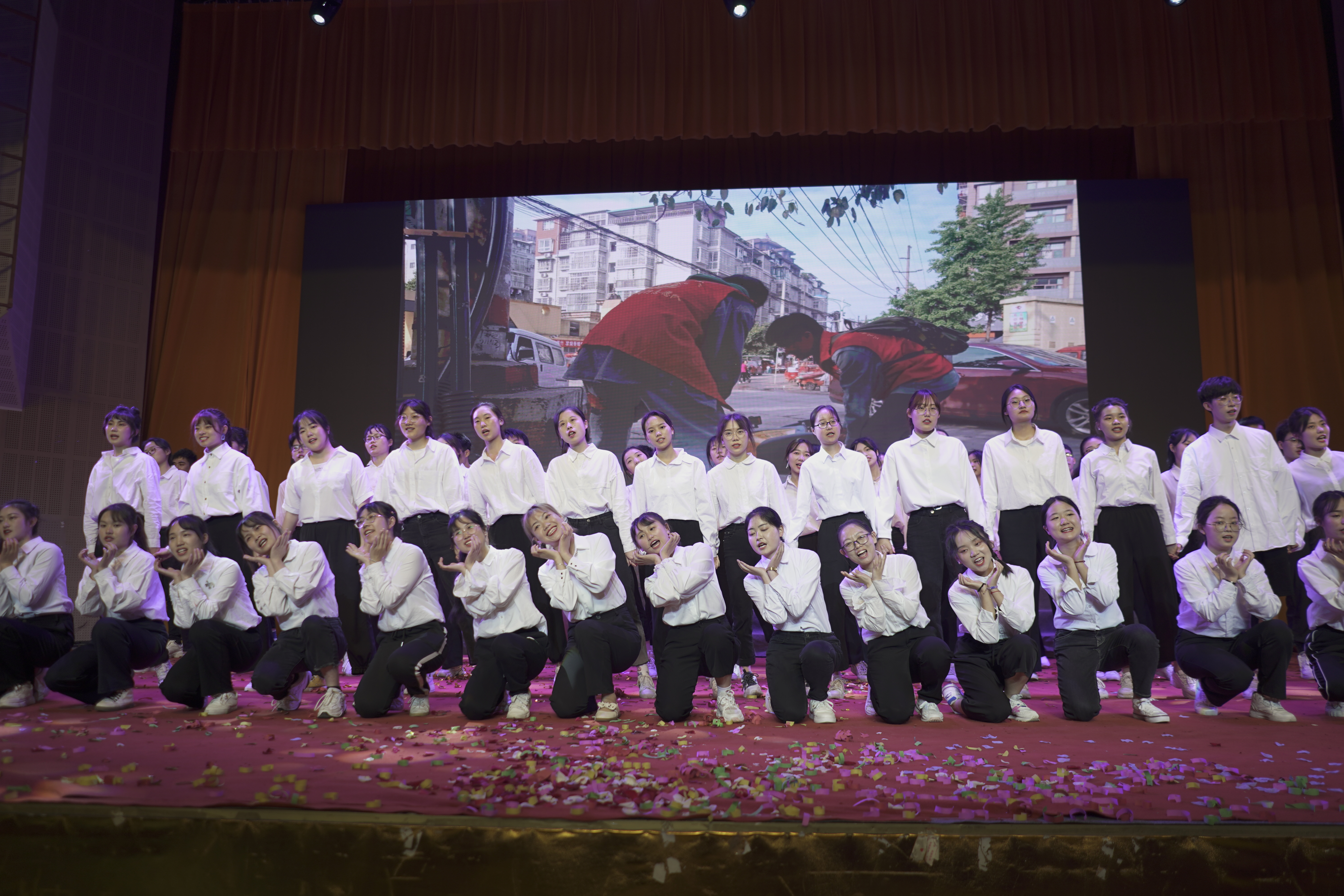 眼视光学系举办2020年度表彰大会暨第十六届“金视”文艺汇演