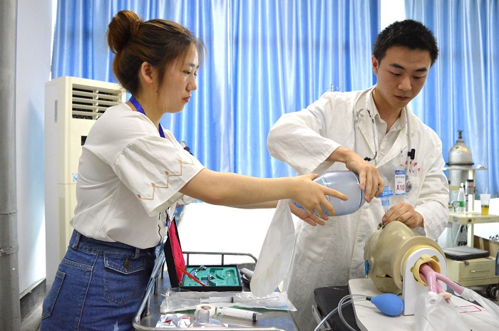 麻醉学系第二届多站式综合技能大赛顺利举行
