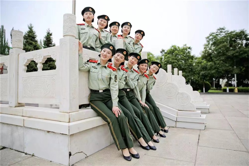 毕业季故事②｜追梦女孩：携笔从戎赴军旅 归来又圆本硕梦