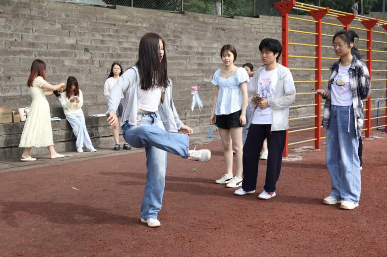 五月社彩,风与晴川