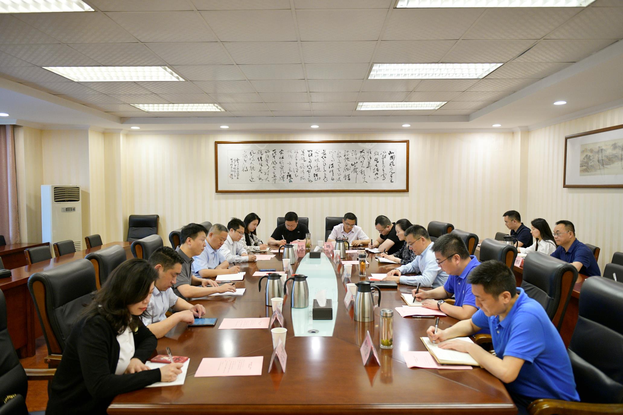 学校与丰都县人民医院举行校院合作座谈会