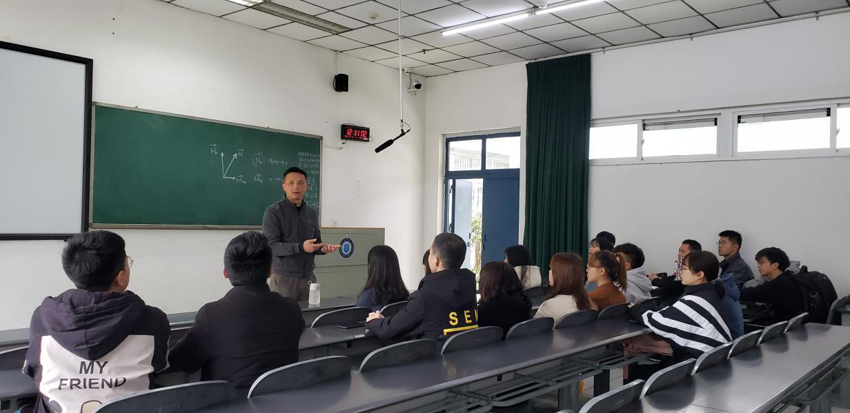 我校学生消防队召开新学期工作会