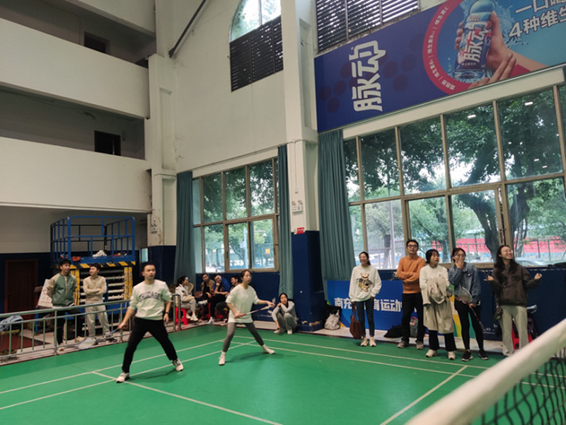 “激扬梦想,羽动青春”川北医学院首届研究生羽毛争霸赛
