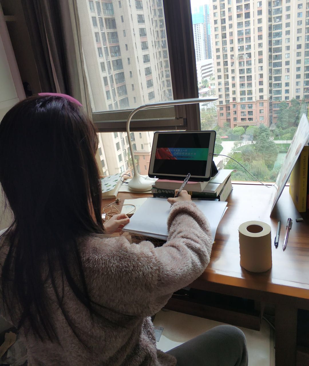 护理学院师生同上一堂全国大学生疫情防控思政大课