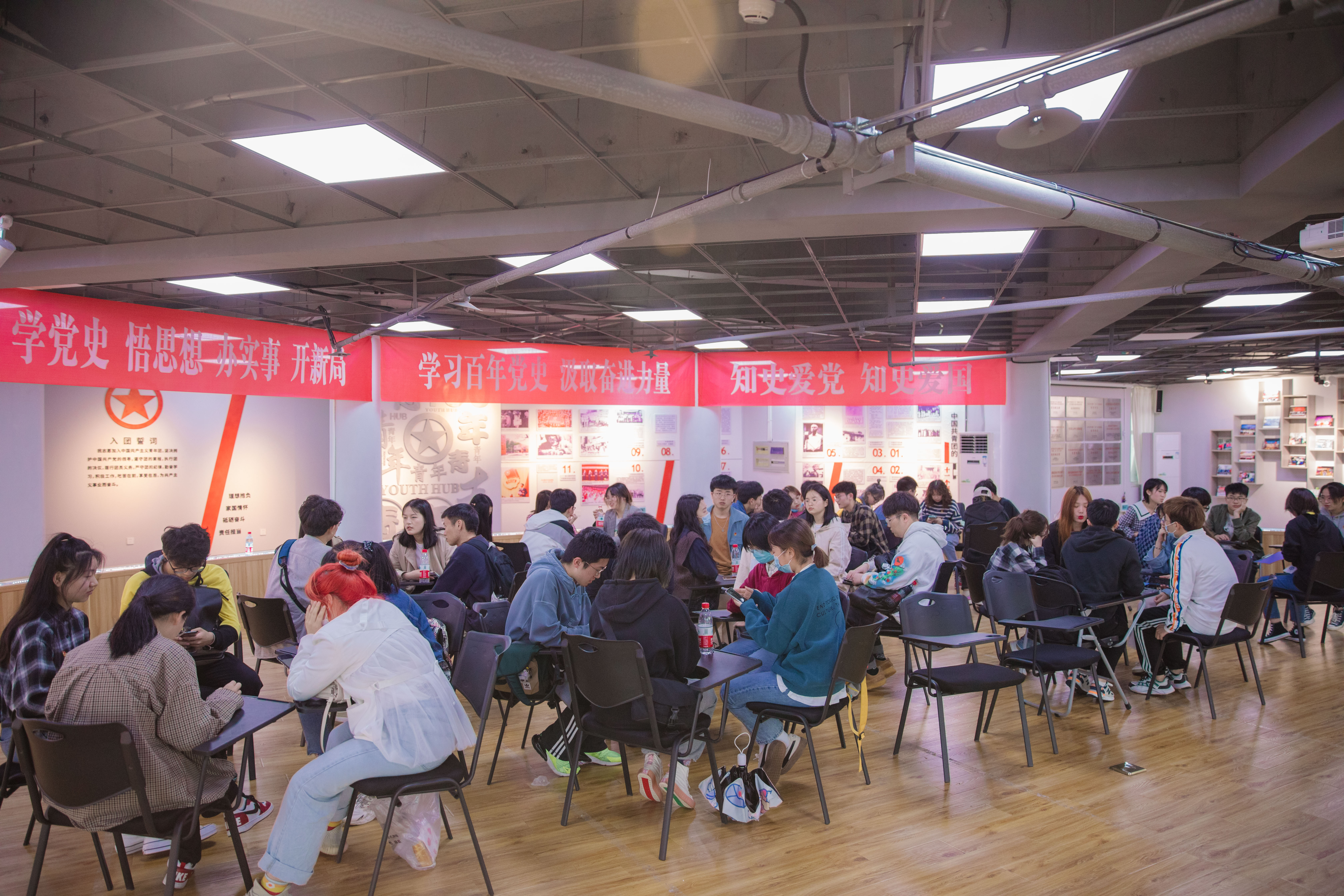 校团委开展的“我为同学做件事”交流座谈会