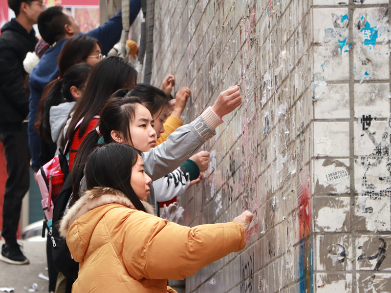 基础医学院开展“青春志愿，爱在社区”志愿服务活动