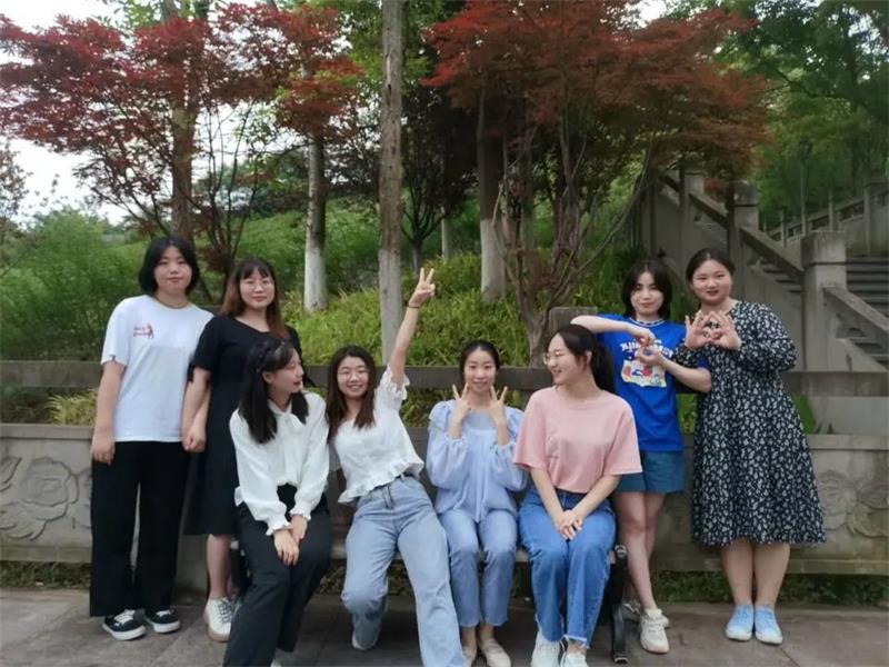 毕业季故事①｜“学霸实习寝室”：奋斗为底友情增彩