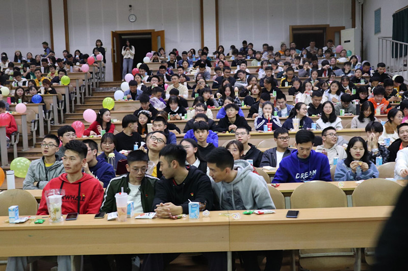 口腔医学系2019级与2020级新生联谊晚会顺利开展