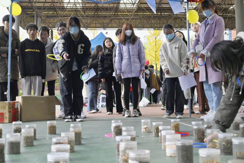 【本草社】“山路风来本草香,悠悠针心岁月长”主题游园会