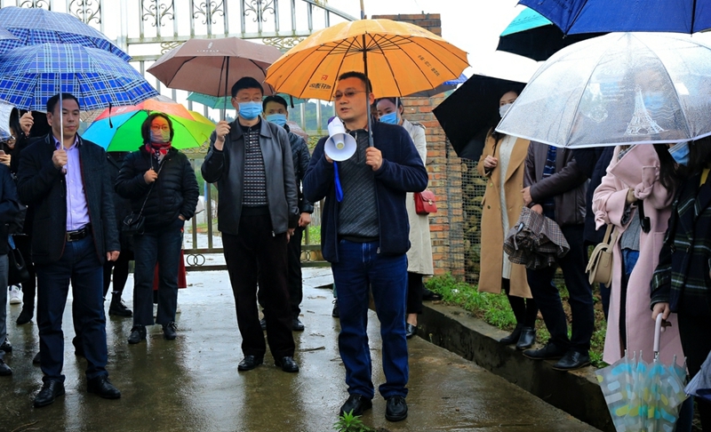 工会组织教职工考察搬罾大学城我校新校区选址