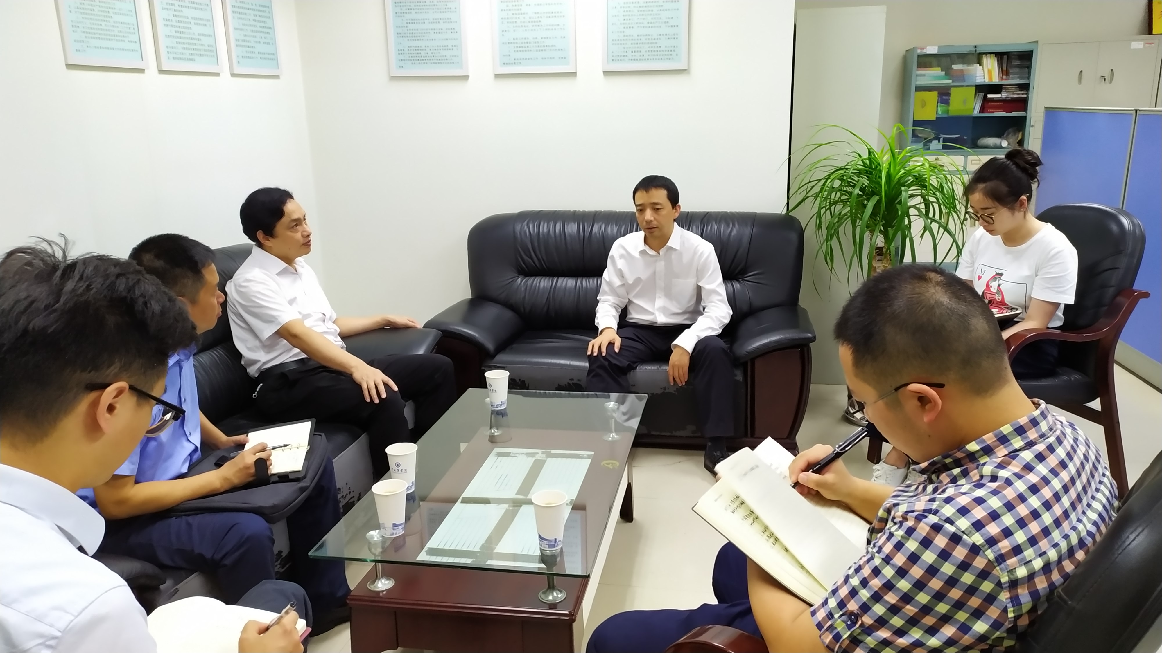 南充市纪委常委罗靖一行到我校调研指导 党风廉政建设社会评价工作