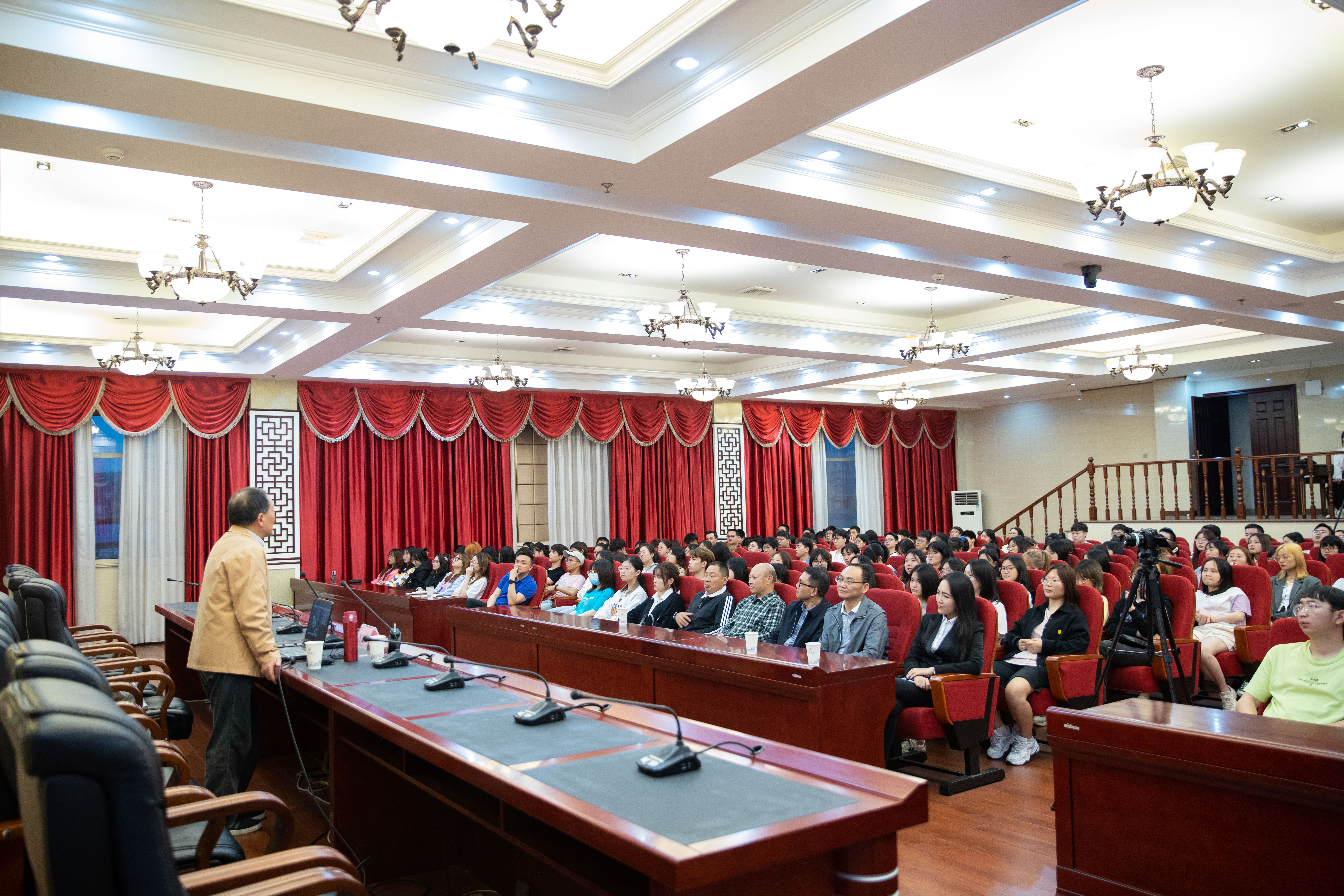 听老书记讲党史校史——我校党史学习教育系列主题讲堂第三讲开讲