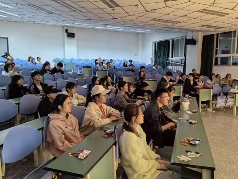 秋趣乐享,社彩飞扬