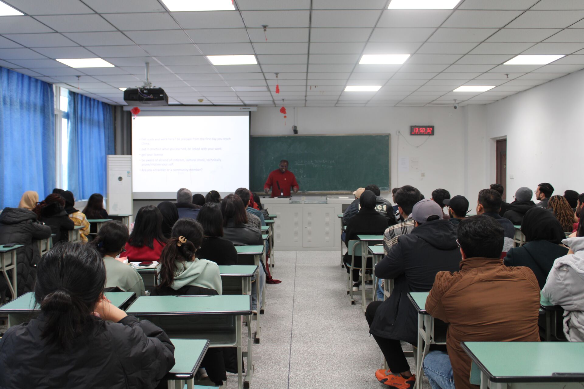 我校举行海外来华医学生学业与职业规划主题讲座