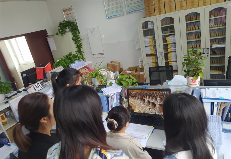 我校师生收看并热议纪念辛亥革命110周年大会