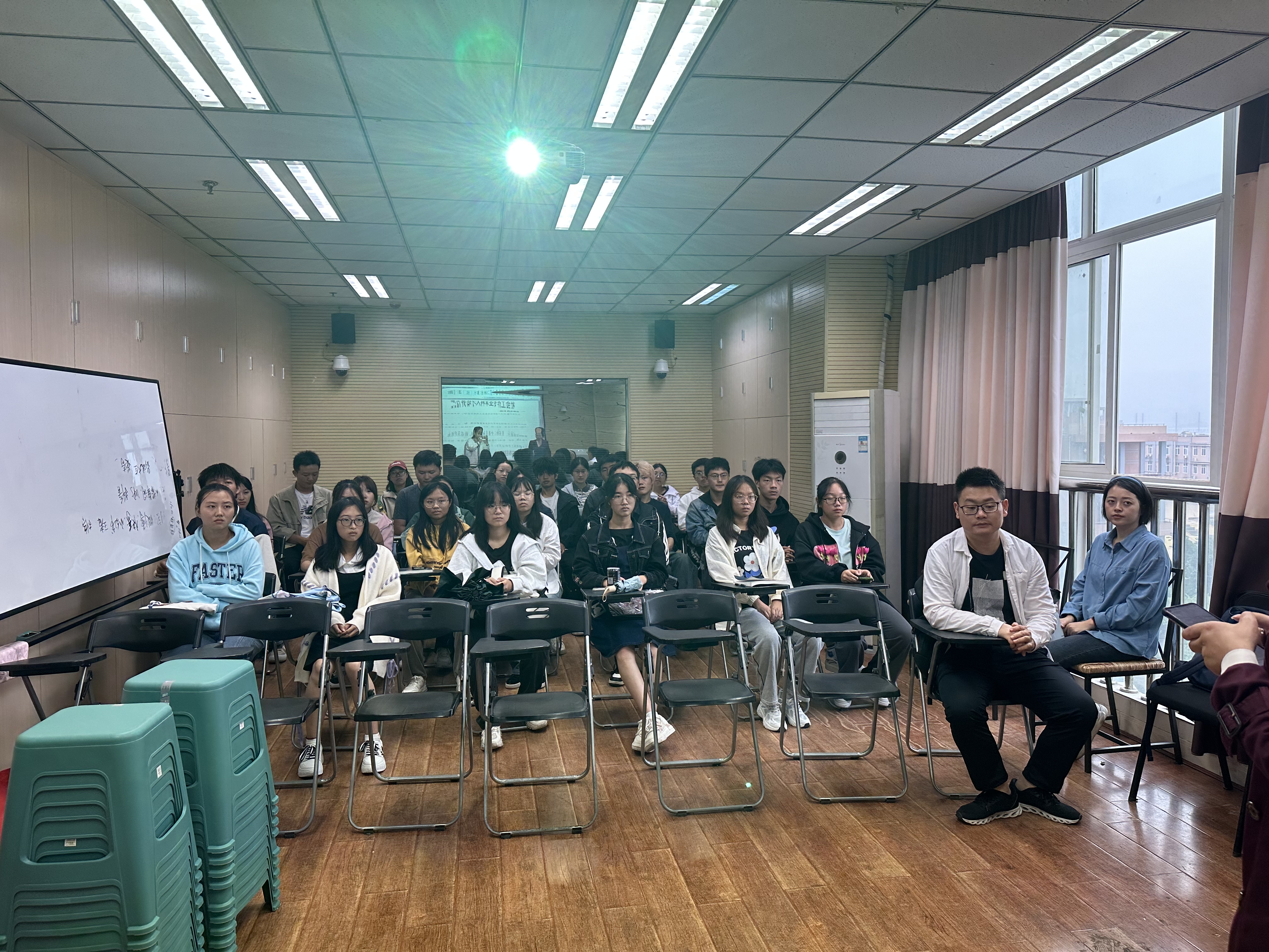 社会工作专业召开2023级新生见面暨专业介绍会