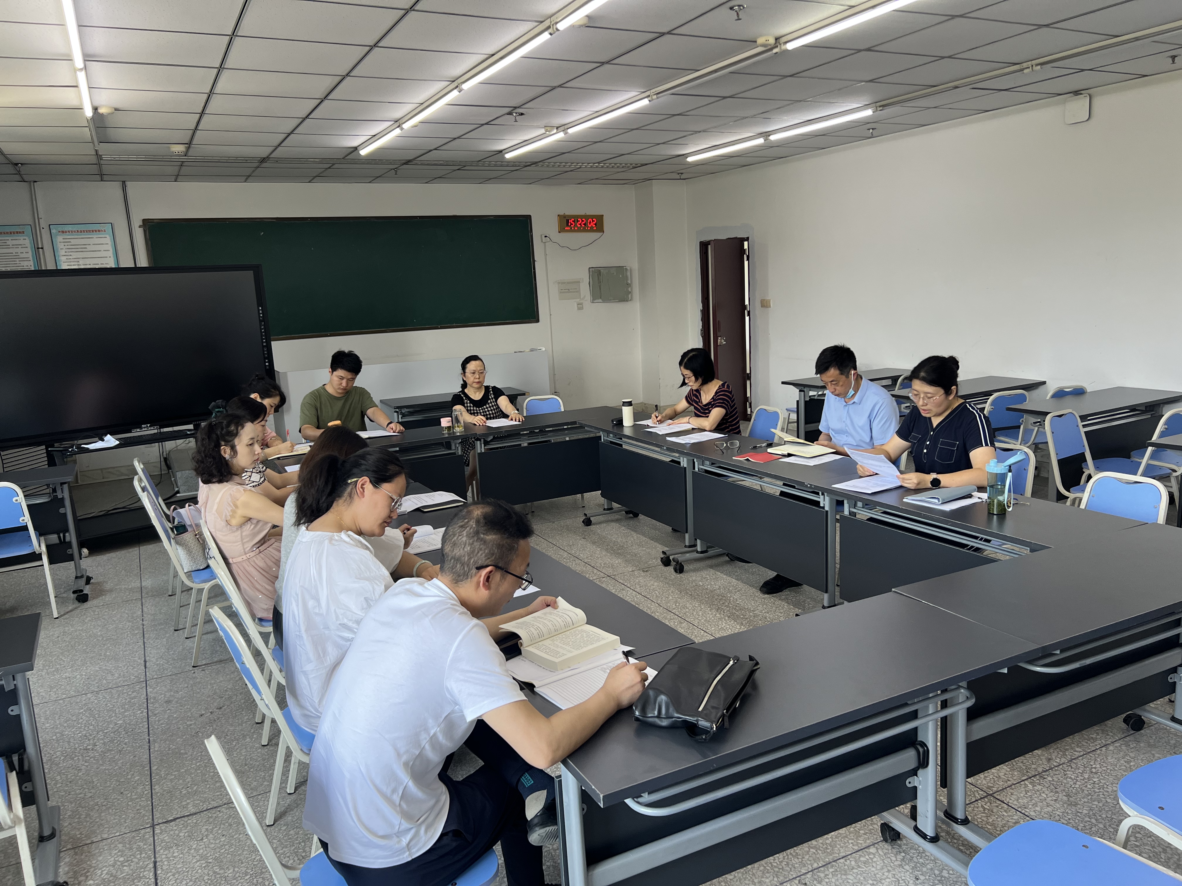 外国语言文化系党总支召开学习贯彻习近平新时代中国特色社会主义思想主题教育集中学习交流会