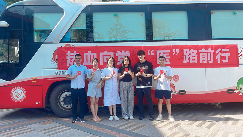 “医”腔热血涌真情！临床医学院·附属医院153名医务人员无偿献血4万毫升