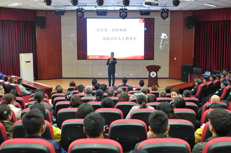 学校组织“119”消防培训为校园安全保驾护航