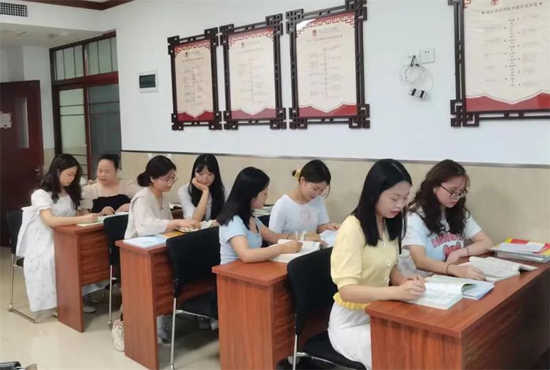 毕业季故事①｜“学霸实习寝室”：奋斗为底友情增彩