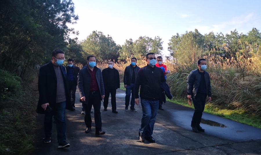 学校领导深入一线实地调研校园管理与疫情防控