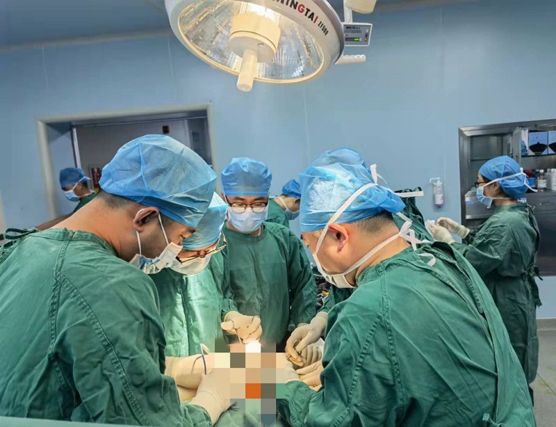 多亏了你们！甘洛县人民医院成功完成高难度 全膝关节置换手术