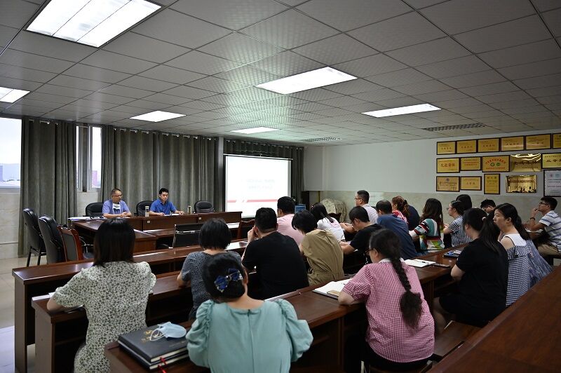 第二附属医院召开中层干部大会