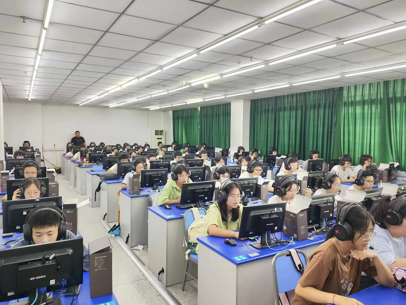 我校完成全国大学英语四六级口语考点建设工作