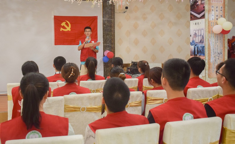 口腔医学系赴遂宁爱心医疗服务队组织开展学习习近平建党100周年讲话精神