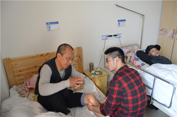 中西医临床医学系学雷锋活动月志愿服务活动正式启动