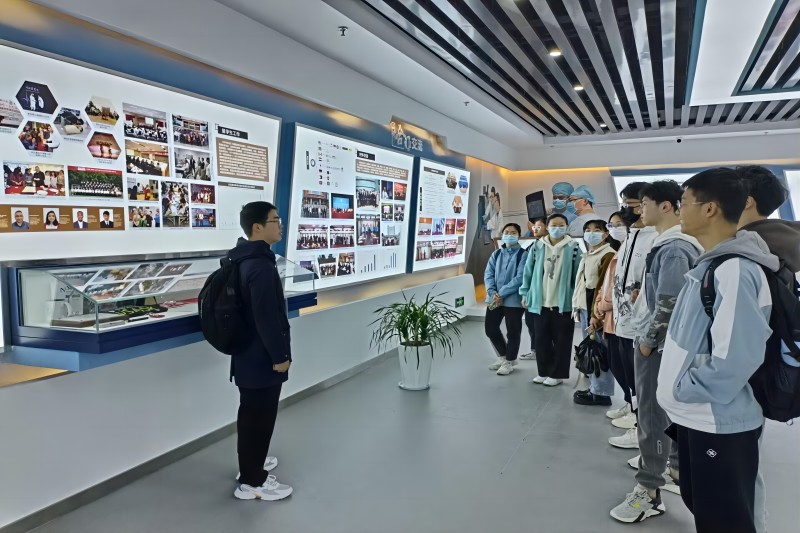 临床医学院学生工作党总支开展校史参观活动