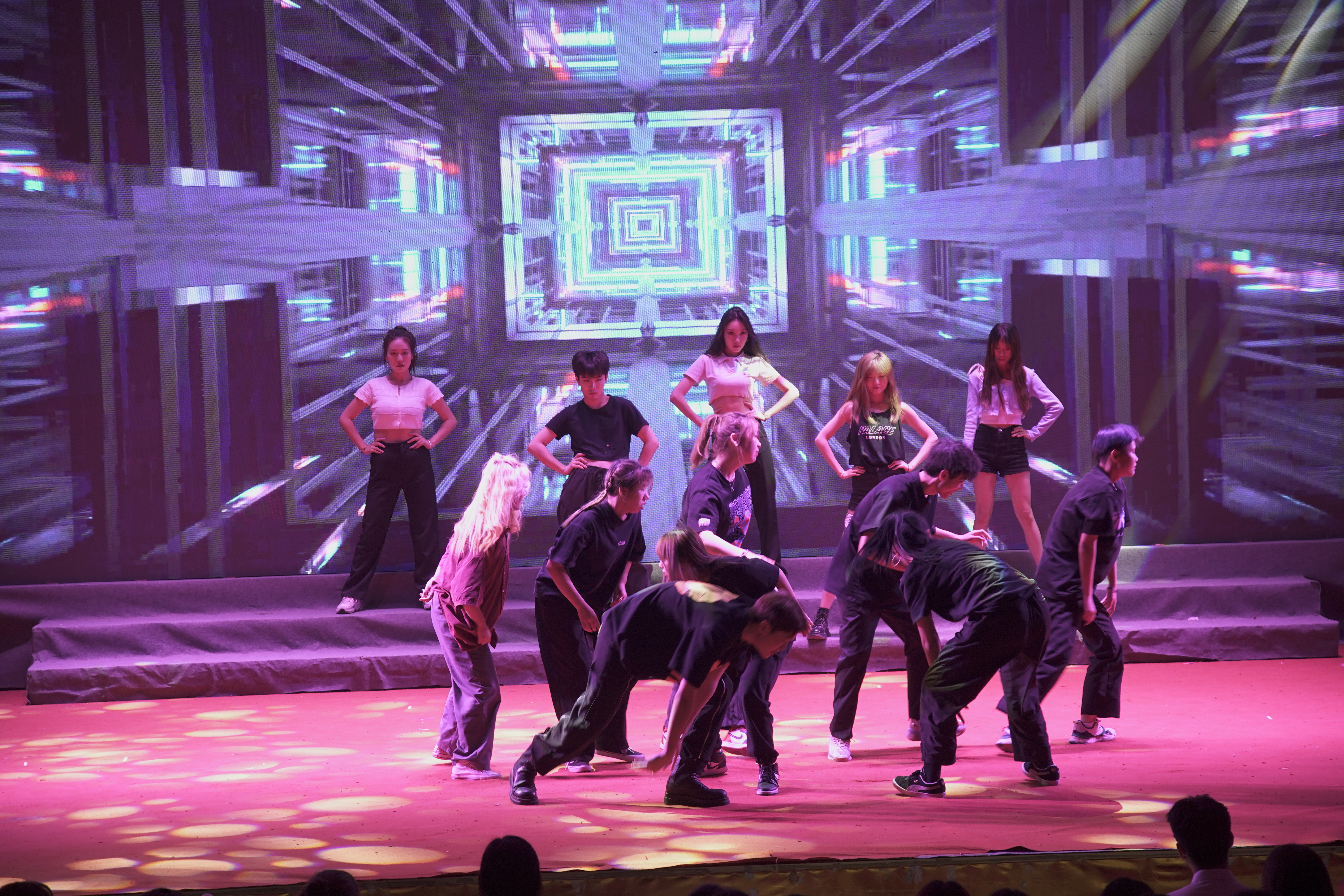 眼视光学系举办2020年度表彰大会暨第十六届“金视”文艺汇演