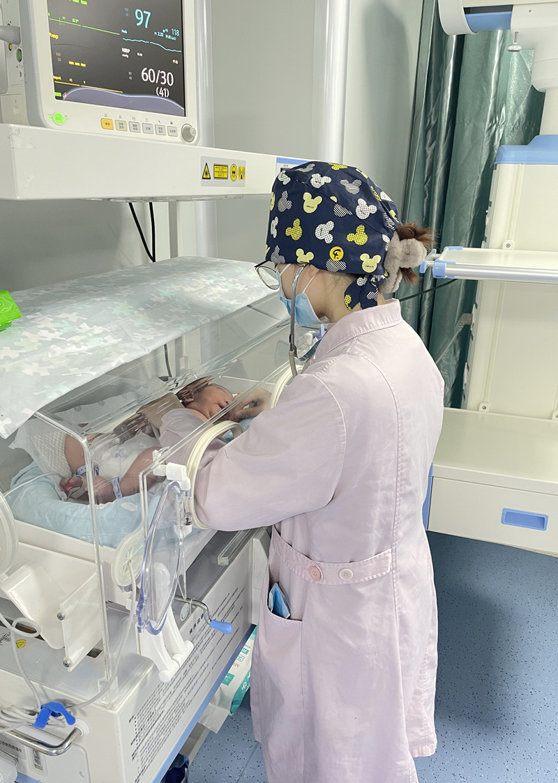 践行二十大，青春勇担当——我校附属医院青年师生坚守一线，用奉献筑牢人民群众健康屏障