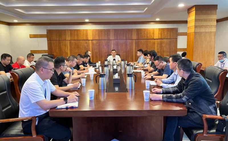 学校召开餐饮保障服务与食品卫生安全五月工作调度会