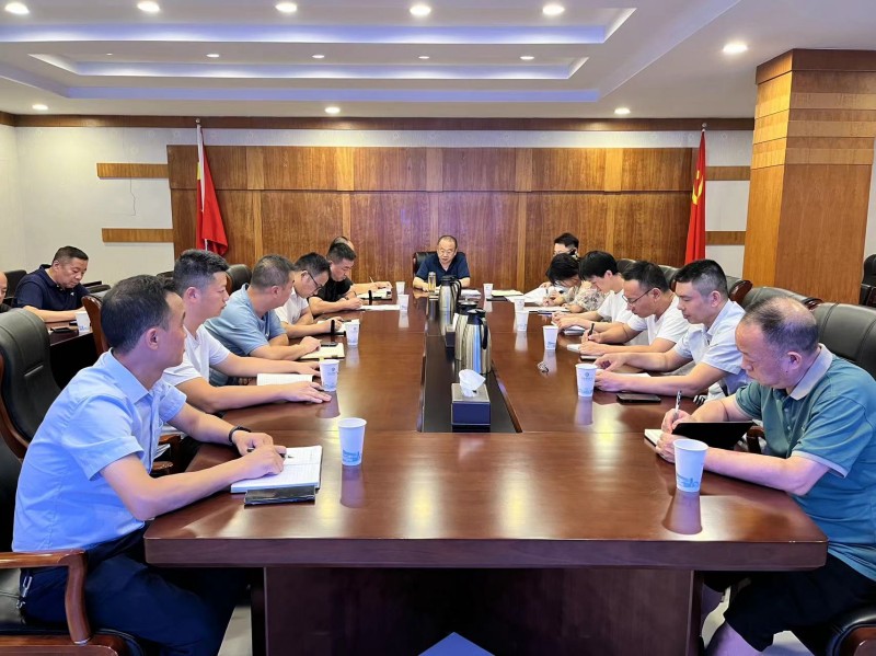 学校召开餐饮保障服务与食品卫生安全九月工作调度会