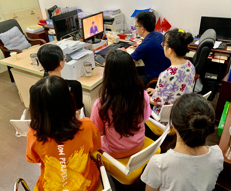 以国之名,致敬抗疫英雄:我校师生热议全国抗击新冠肺炎疫情表彰大会