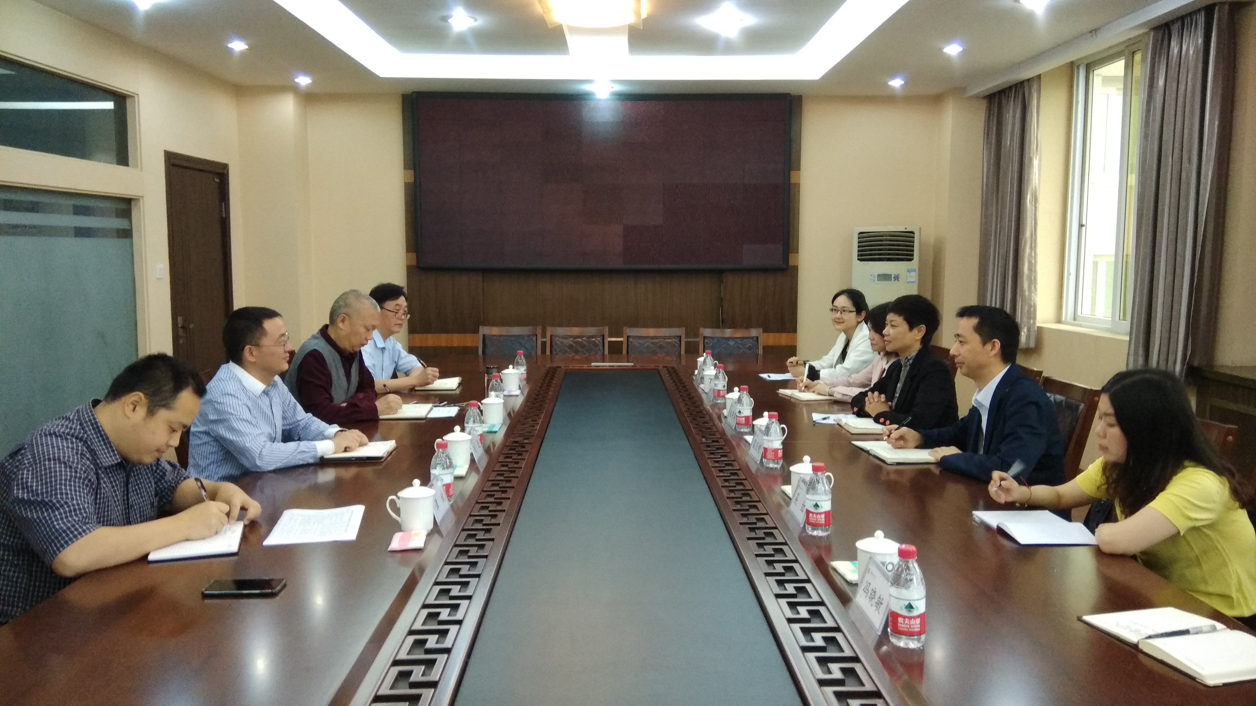 校党委副书记、纪委书记朱燕萍带队赴西华师范大学开展党风廉政建设专题学习调研