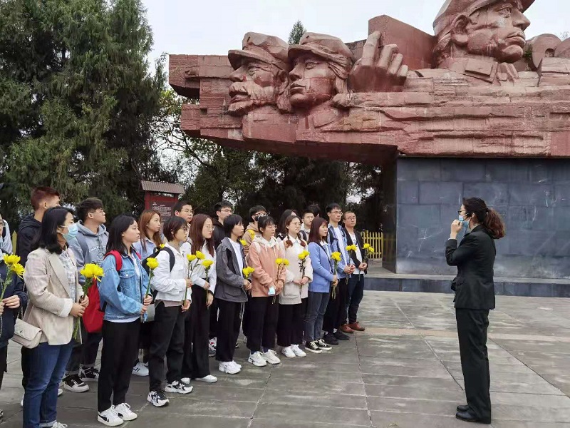 中西医临床医学系赴阆中开展“重走长征路，深入学党史”红色游学活动