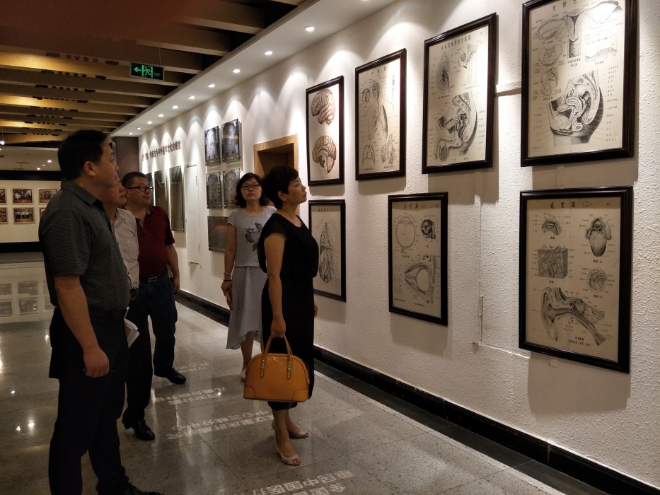 学校党委副书记、纪委书记朱燕萍一行赴重庆开展本科实践教学检查工作