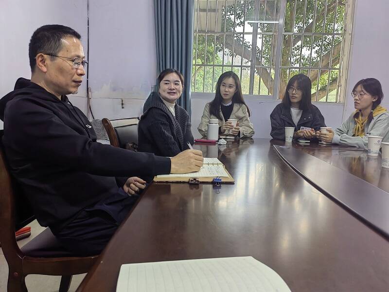 眼视光医学院开展民族地区学生座谈会