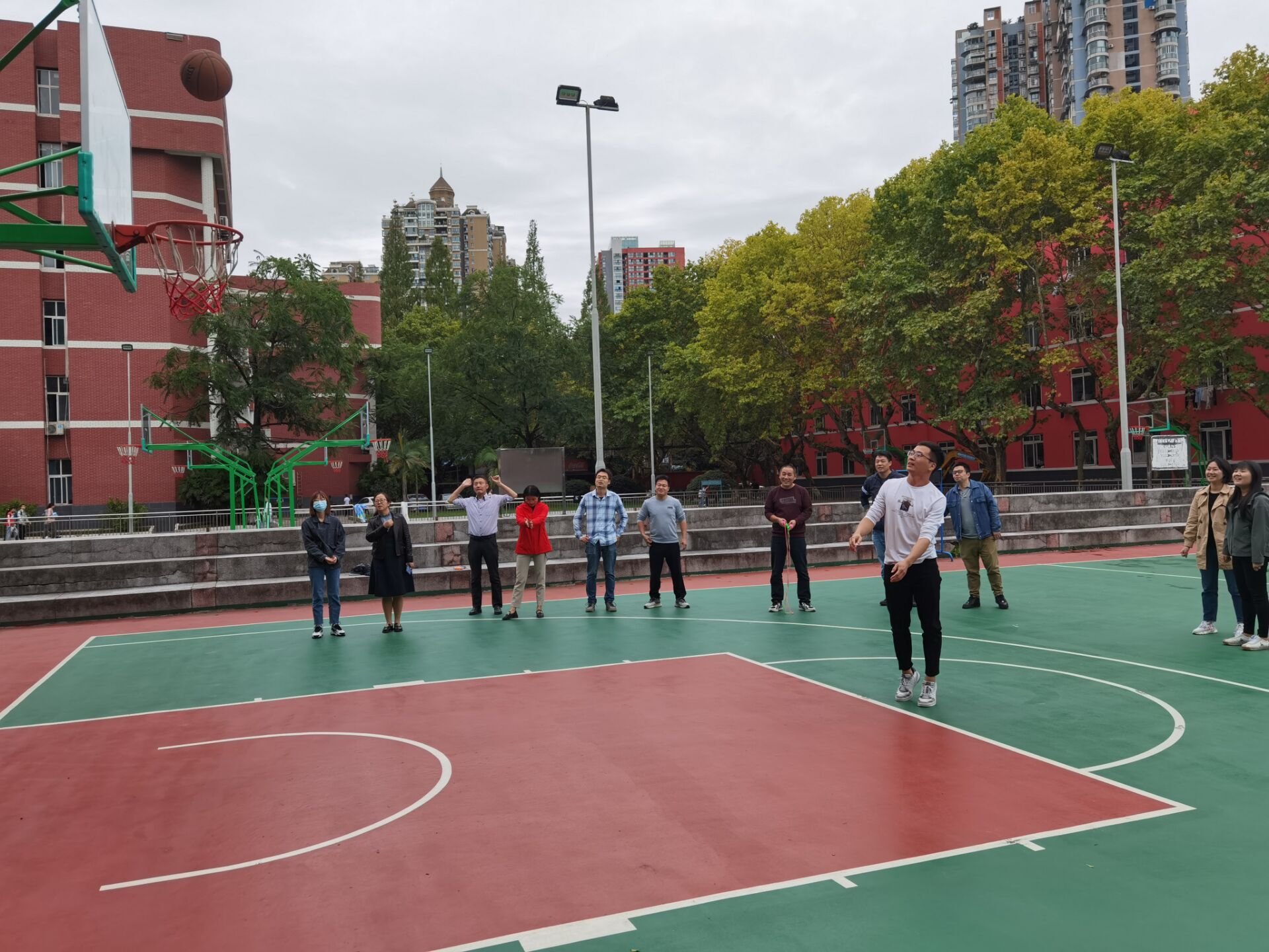 金秋十月情谊浓