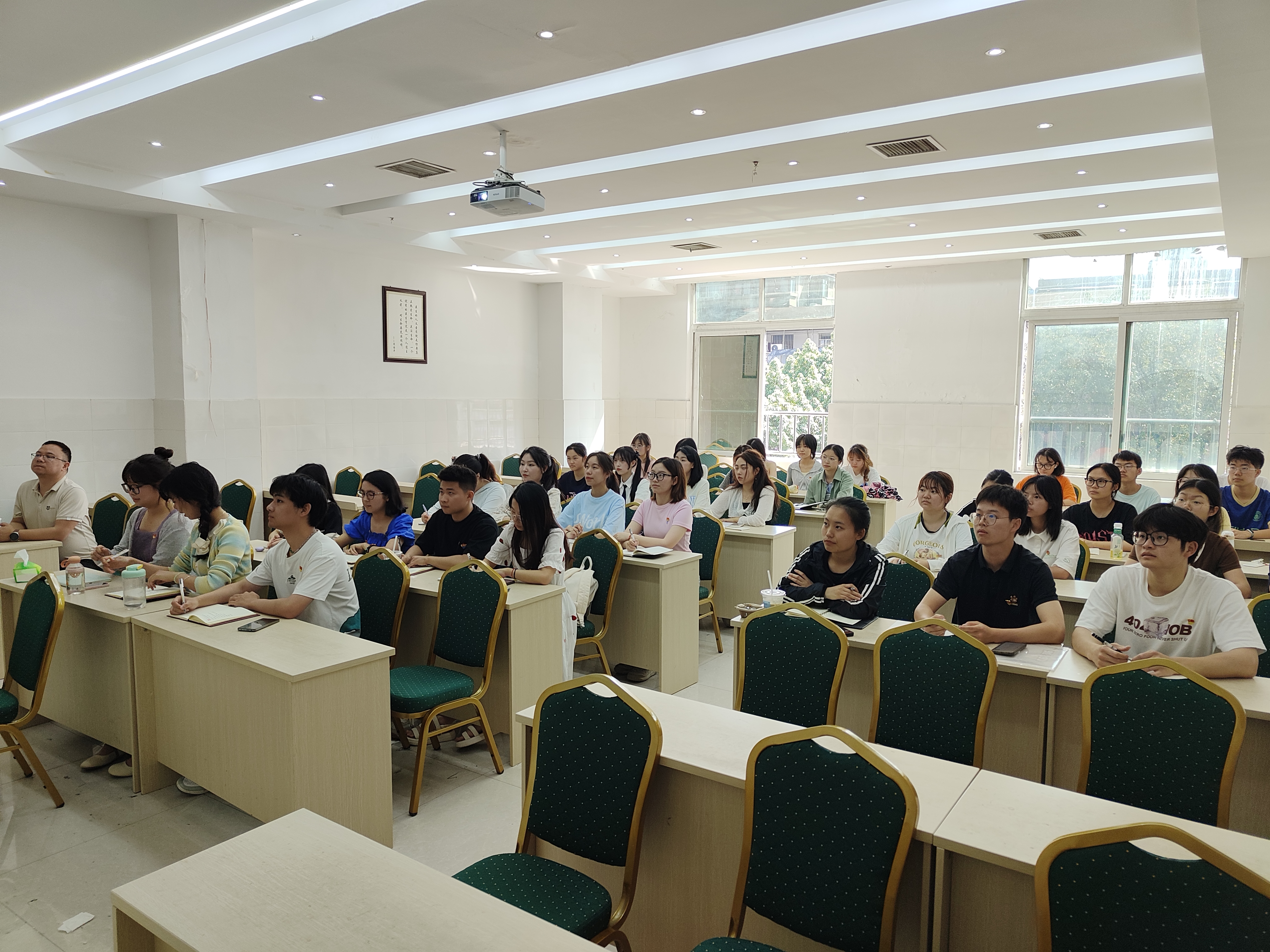 口腔医学院开展“国家安全 你我共筑”主题教育党日活动