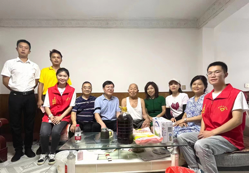 民革川北医学院基层委员会建军节前慰问退伍复原老兵