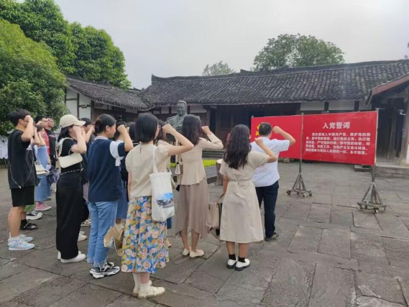 口腔医学系组织党员干部赴罗瑞卿故居开展现场教学活动