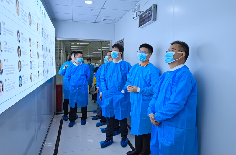 学校领导带队赴重庆开展主题教育调查研究工作