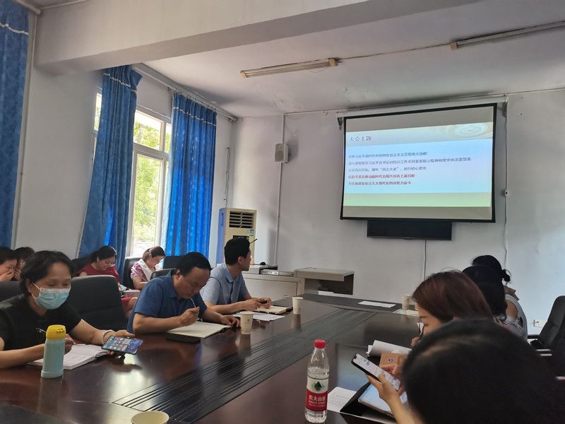 护理学院深入学习四川省第十二次党代会精神