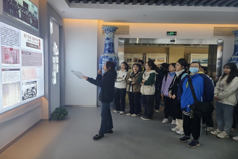 临床医学院学生工作党总支开展校史参观活动