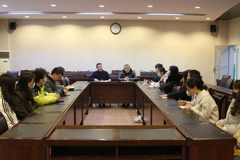 基础医学与法医学院召开研究生党员见面会