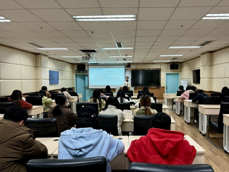 护理学院举办护士规范化培训宣讲暨专场招聘会